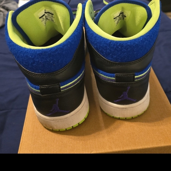 Nike Air Jordan 1 Retro Mid Wool Bel-Air Mens Size 10